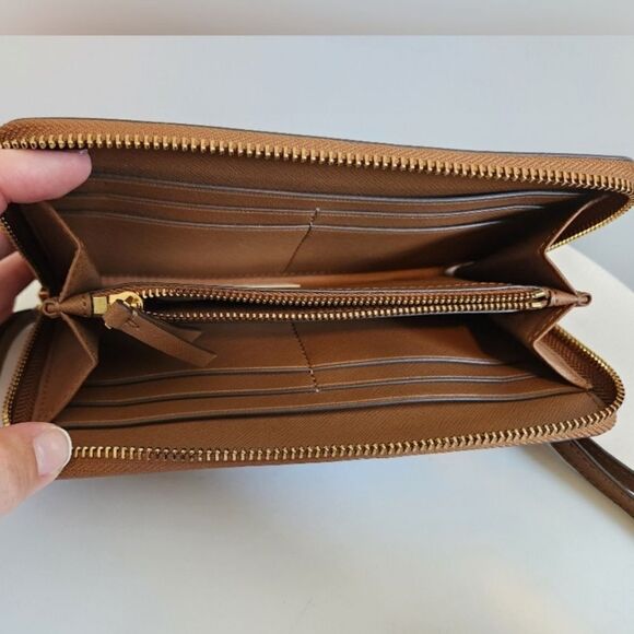 Tory Burch Emerson Wristlet Zip Continental Wallet - New - Picture 2 of 3